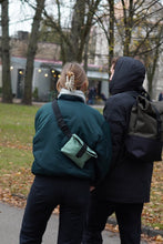 Įkelti vaizdą į galerijos rodinį, Žalsvas Tašiukas Per petį