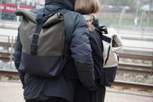 Įkelti vaizdą į galerijos rodinį, XL Haki spalvos kuprinė