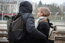 Įkelti vaizdą į galerijos rodinį, XL Haki spalvos kuprinė