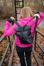 Įkelti vaizdą į galerijos rodinį, M Juoda kuprinė