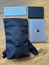 Įkelti vaizdą į galerijos rodinį, M juoda kuprinė komiuteriui