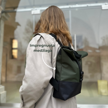 Įkelti vaizdą į galerijos rodinį, L tamsiai žalia kuprinė