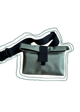 Įkelti vaizdą į galerijos rodinį, Žalsvas Tašiukas Per petį